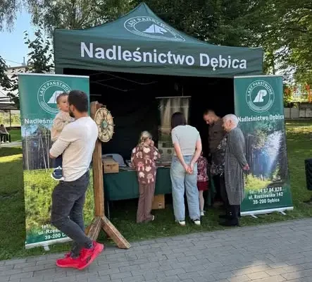 Leśnicy z Nadleśnictwa Dębica na pikniku rolniczym i powitaniu jesieni