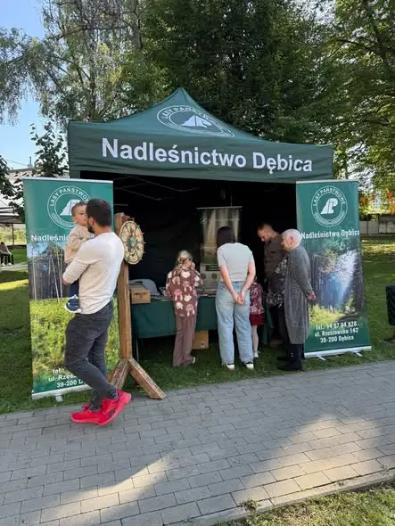 Leśnicy z Nadleśnictwa Dębica na pikniku rolniczym i powitaniu jesieni