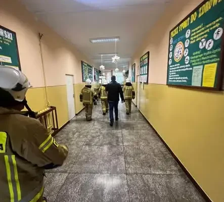 Próbna ewakuacja w jodłowskich szkołach – ćwiczenia służb i uczniów