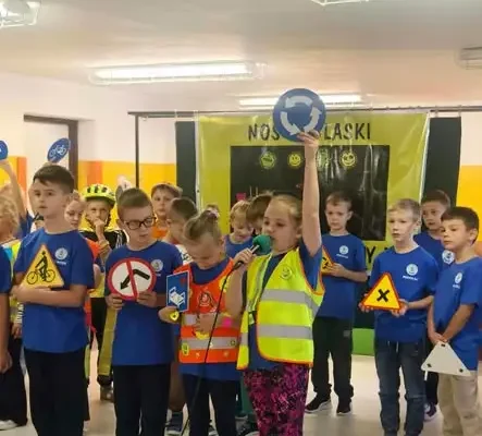 Bezpieczna droga do szkoły: akcja edukacyjna w Szkole Podstawowej nr 5 w Dębicy