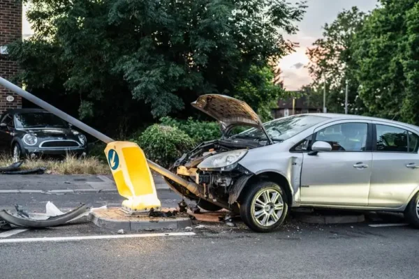 Wypadek na DK73 w Strzegocicach: zderzenie dwóch osobówek i ciężarówki