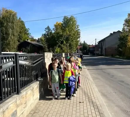 Rajd klas 2 do Leśniczówki – dzień pełen wrażeń i dobrej zabawy