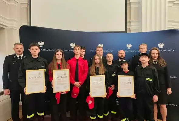 Młodzieżowa Drużyna Pożarnicza z Czarnej nagrodzona w Rzeszowie