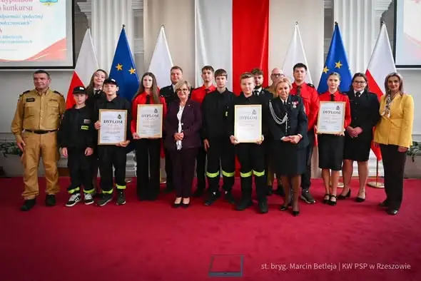 Młodzi strażacy z Gminy Dębica nagrodzeni w Rzeszowie