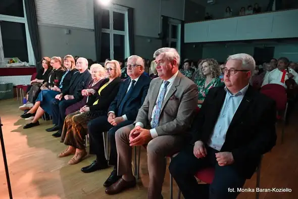 Krzemienica: „Dziedzictwo zapisane w stroju” – nowe ludowe stroje i hołd dla „Wesela Krzemienickiego”