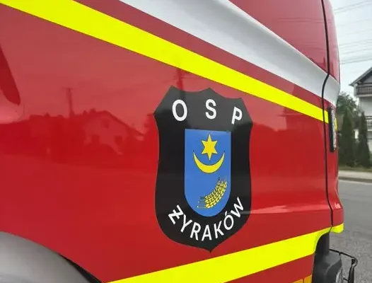 Zderzenie auta osobowego z ciężarowym na A4 pod Żyrakowem – akcja służb