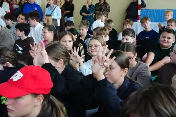 Bicie rekordu w RKO w Nagawczynie – wspólna akcja strażaków i uczniów
