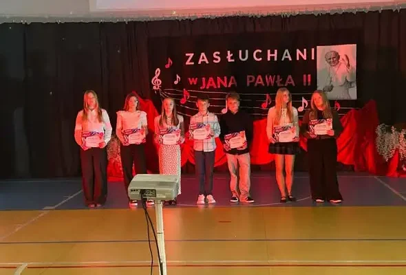 Uczennice z Trójki zaśpiewały dla Jana Pawła II
