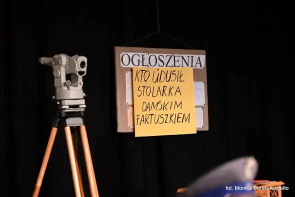 Teatralny weekend w Krzemienicy: „Wszyscy jesteśmy podejrzani” na scenie Ośrodka Kultury