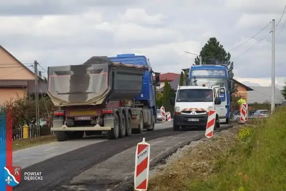 Powiat Dębicki inwestuje ponad 9 mln zł w drogi na terenie gminy Brzostek